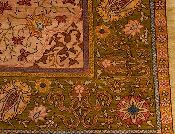 An antique west anatolian Ushak carpet, ca 367 x 296 cm.