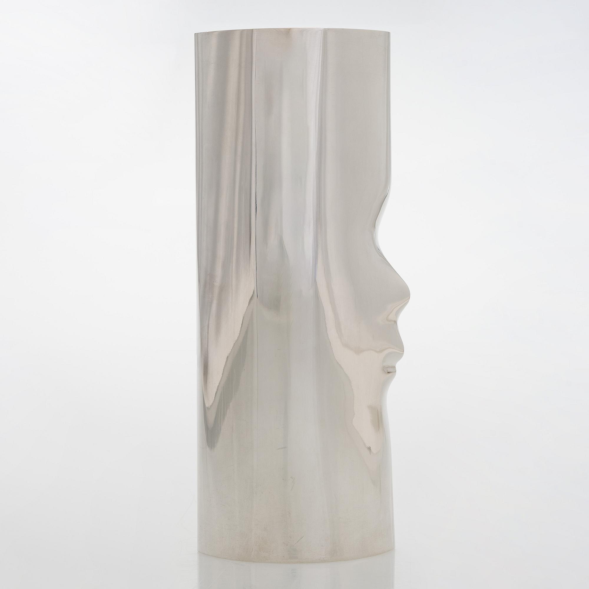 Pekka Piekäinen, maljakko, sterlinghopeaa, J.A. Tarkiainen, Helsinki 1988.