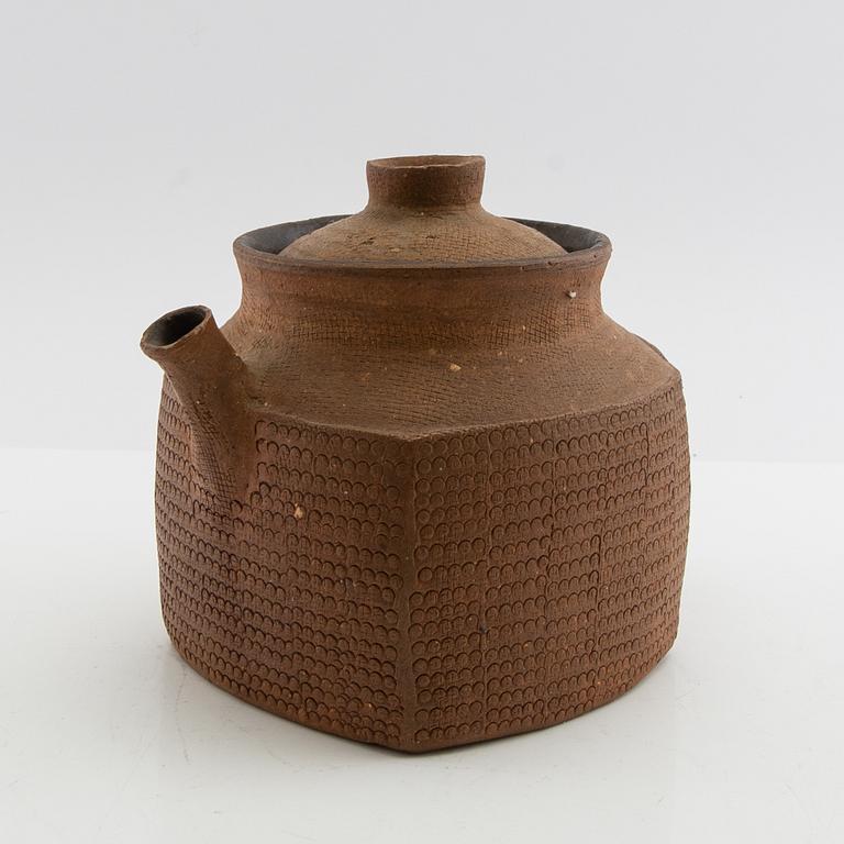 Signe Persson-Melin, teapot, stoneware.