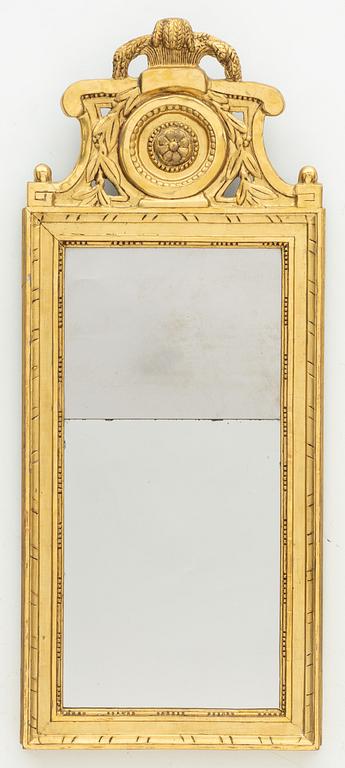 A Gustavian giltwood mirror by J. Falkengren (master in Jönköping 1776-1813).