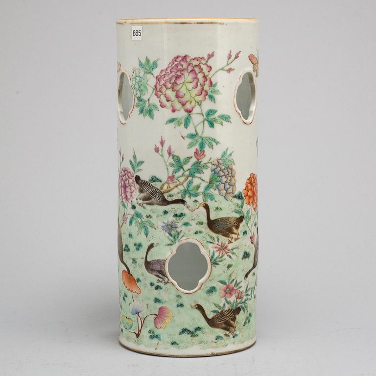 A famille rose lantern/hatstand, Qing dynasty, circa 1900.