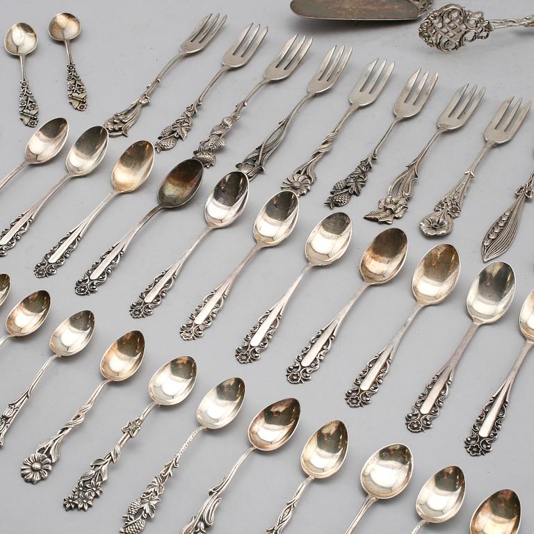 BESTICK, 41 delar, silver, olika modeller, svenska stämplar 1950-60-tal. Vikt ca 580 gram.