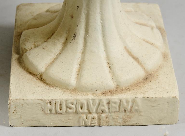 TRÄDGÅRDSURNOR, 1 par, gjutjärn, Husqvarna, nr 1.