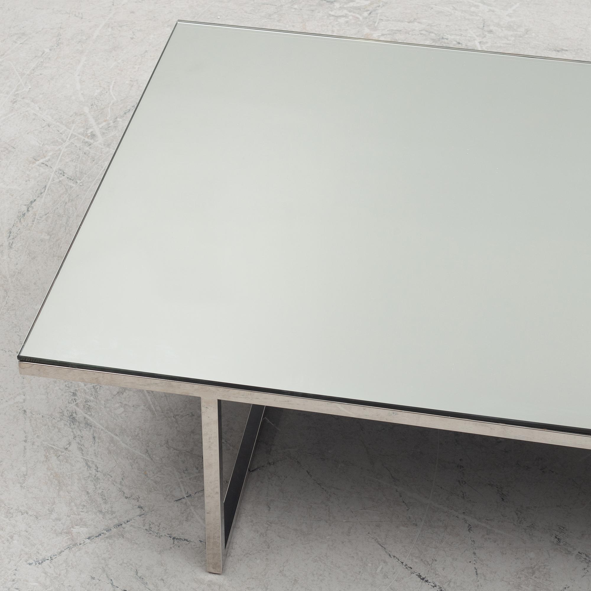Coffee table, contemporary.
