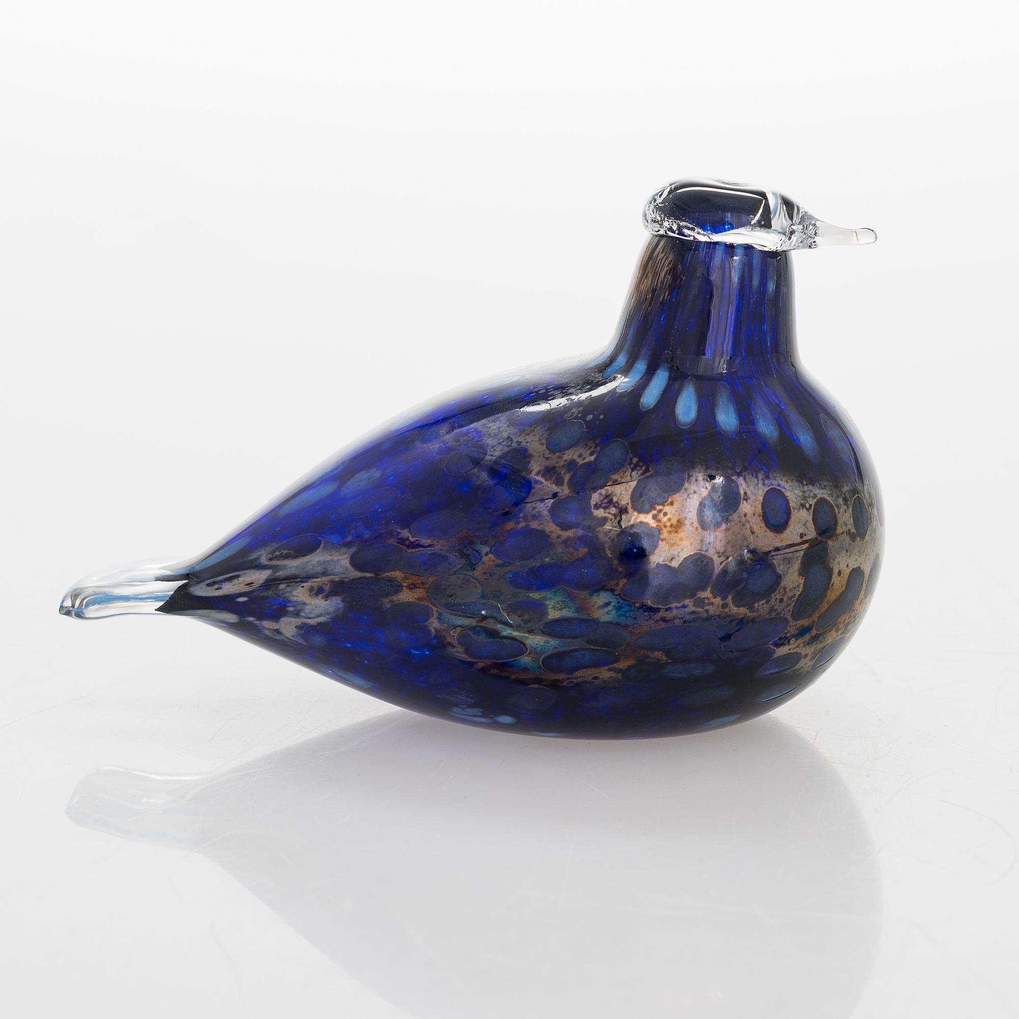 OIVA TOIKKA, a glass sculpture signed Oiva Toikka Nuutajärvi Notsjö 68/1500.