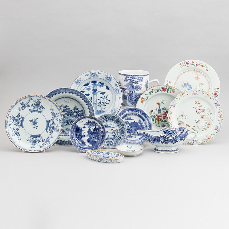 A group of Chinese porcelain, Kangxi (1662-1722) and Qianlong (1736-95). 13 pieces.