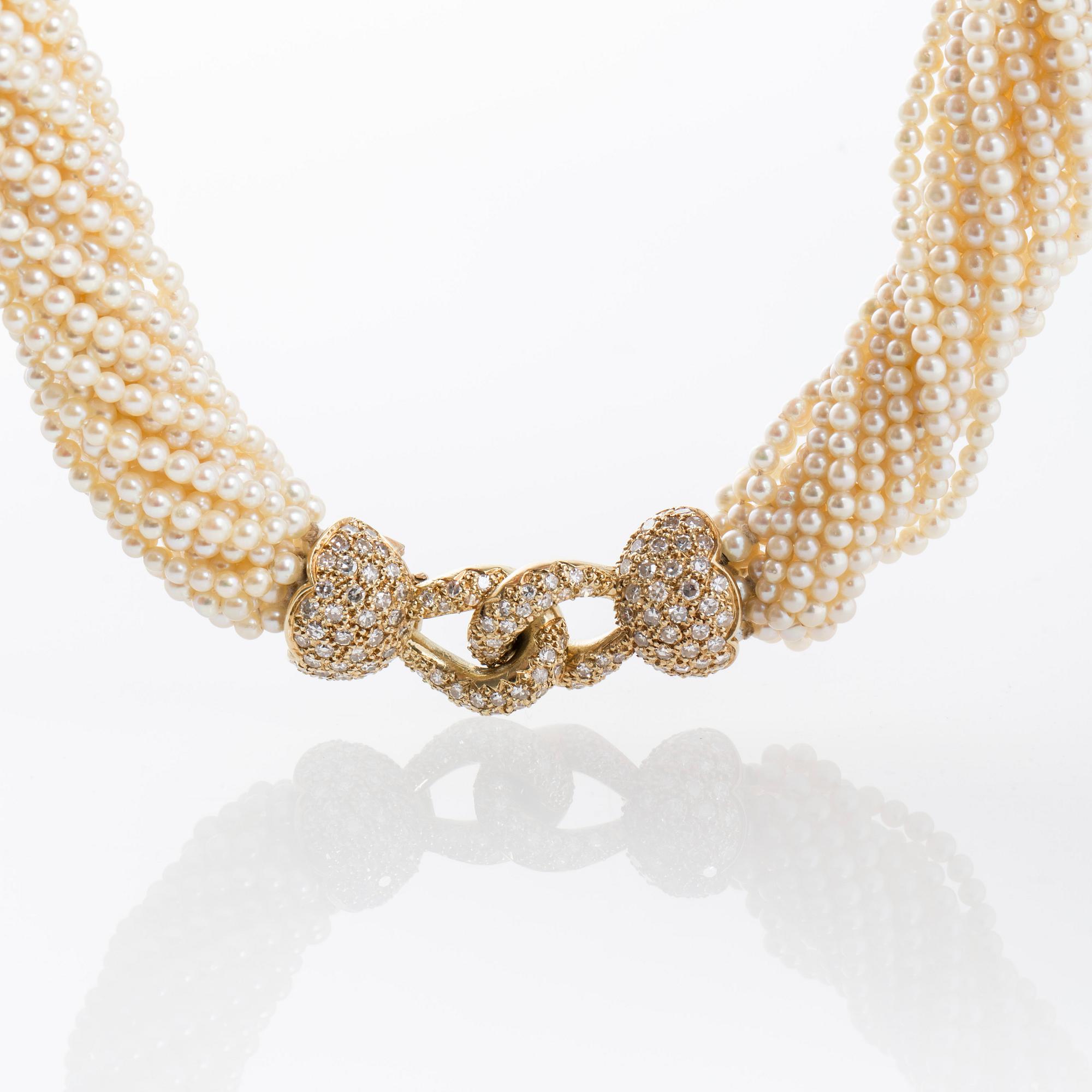 COLLIER, odlade saltvattenspärlor, lås i 18K guld med åttkantslipade diamanter, ca 1.50 ct.