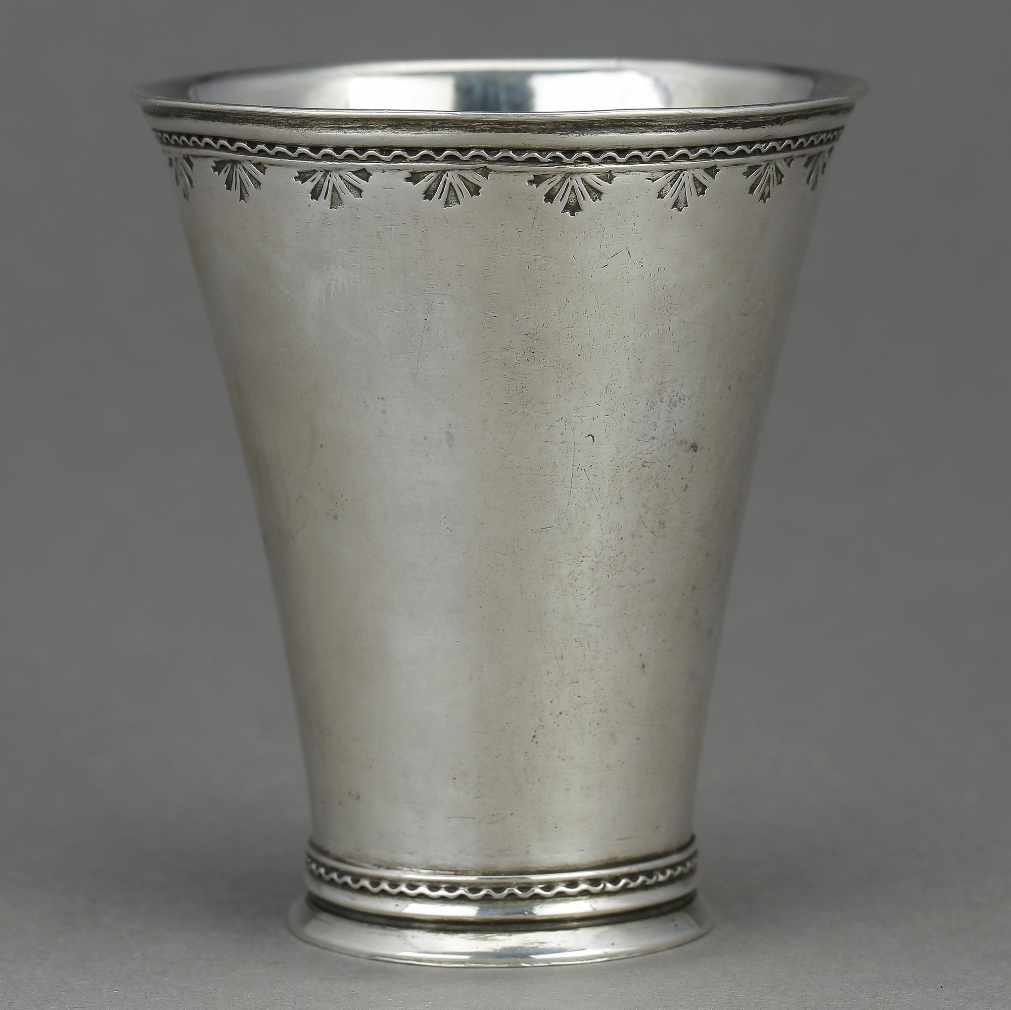 BÄGARE, silver, troligen 1700-tal, ej identiferad mästarstämpel. Vikt ca 61 gram.