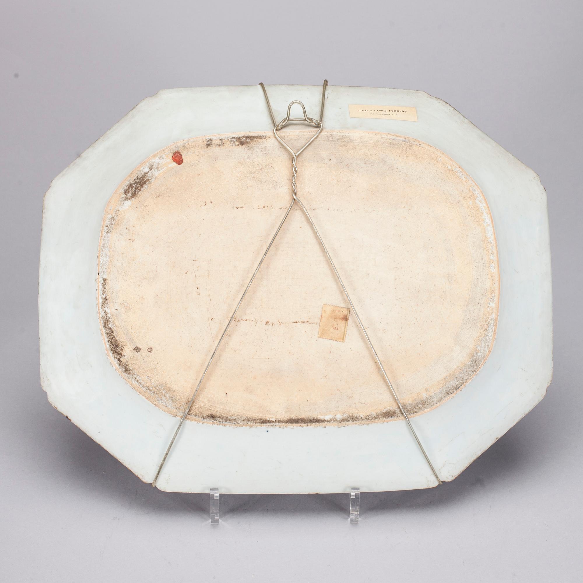 STEKFAT, porslin, Kina, Qianlong, 1700-tal.