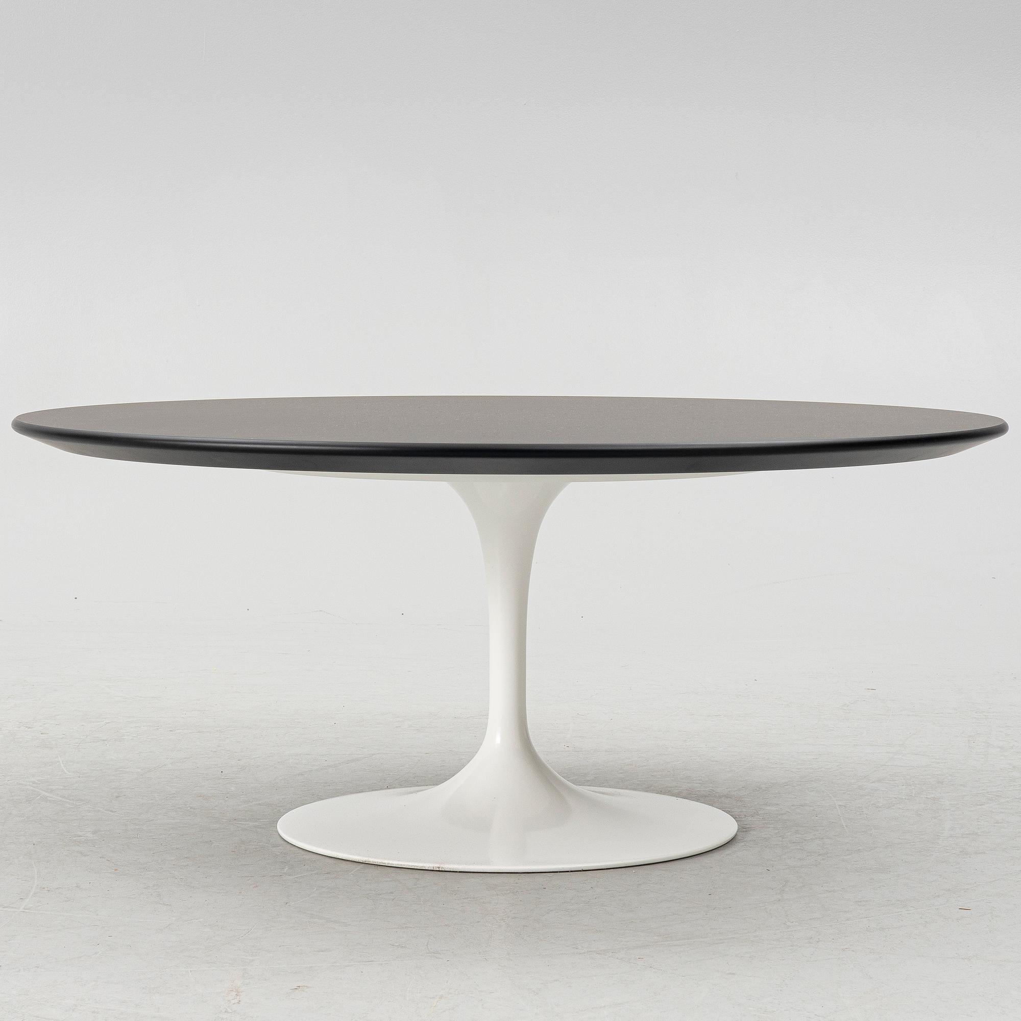 Eero Saarinen, soffbord, "Tulip", Knoll International.
