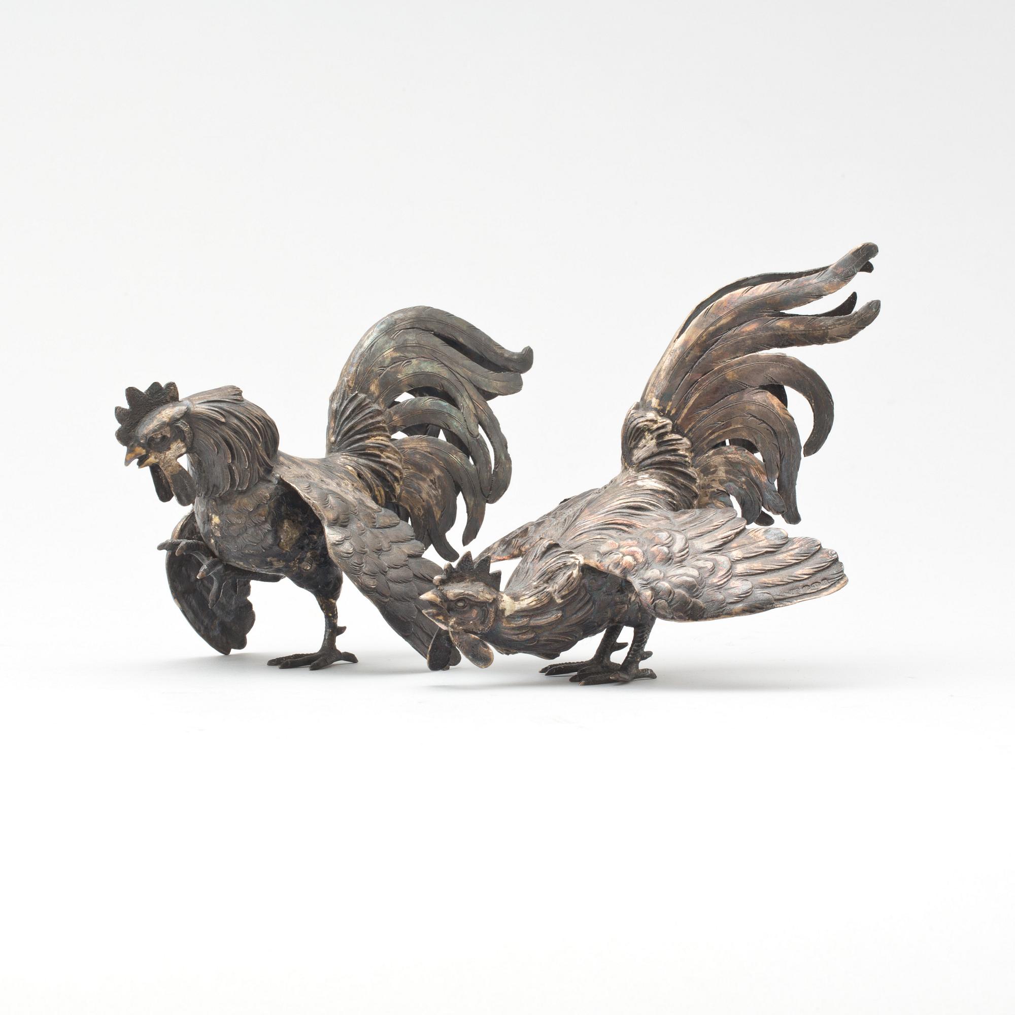 BORDSDEKORATIONER, 2 st. Sterlingsilver, utl stämplar. 1900-tal. 370g.