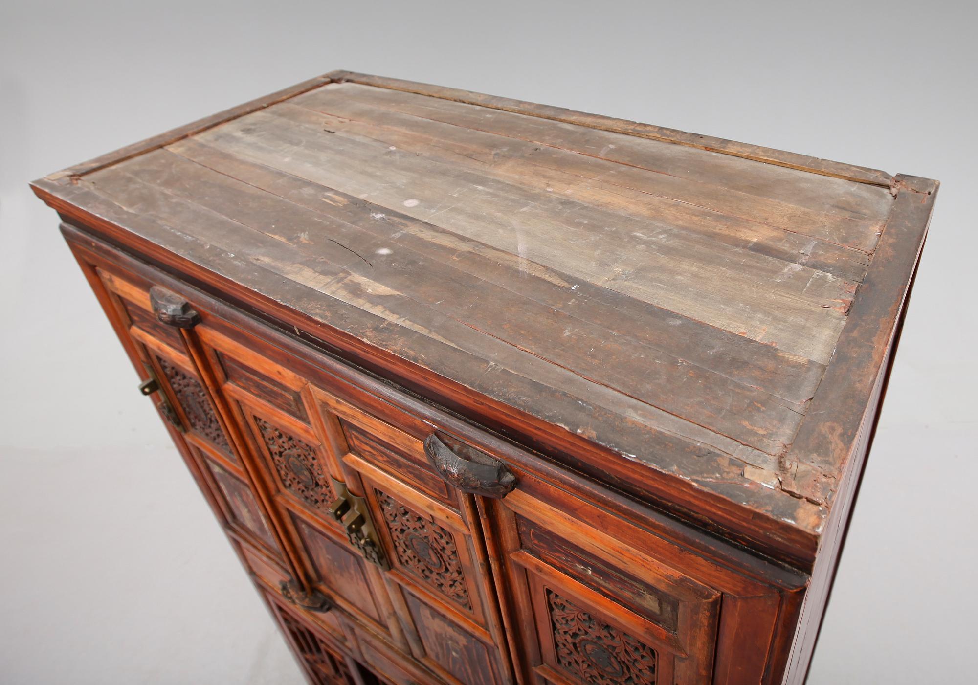 SKÅP, orientaliskt, 1800-/1900-tal.