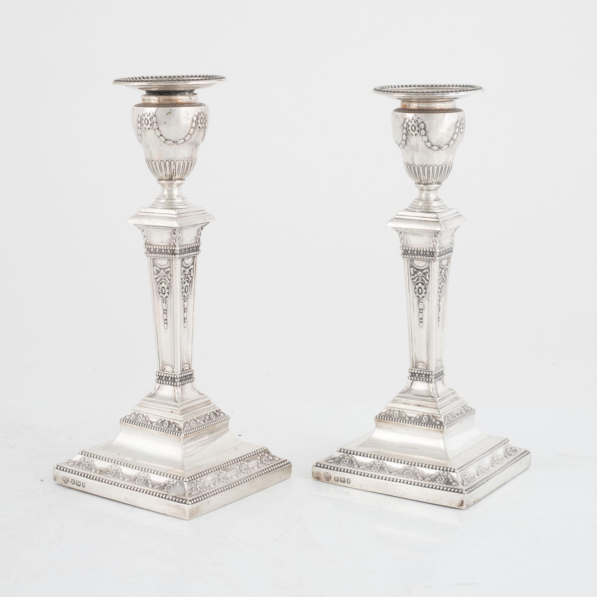 Hawksworth, Eyre & Co Ltd, ljusstakar, ett par, silver,  Sheffield 1896.