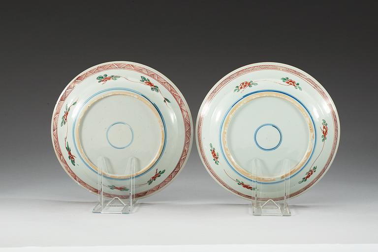 A pair of famille vert dishes. Qing dynasty, Kangxi (1662-1722).
