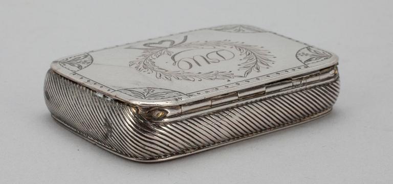 SNUSDOSA, silver, Helsingfors, Gabriel Wahlbäck 1831-1837. Vikt 30 g.