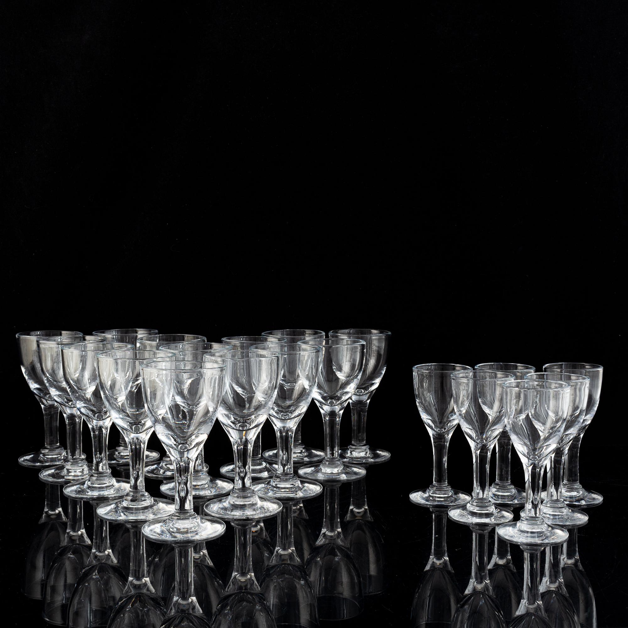 Ingegerd Råman, vinglas, "Bellman", 14 + 6 st, Skrufs Glasbruk, signerade.