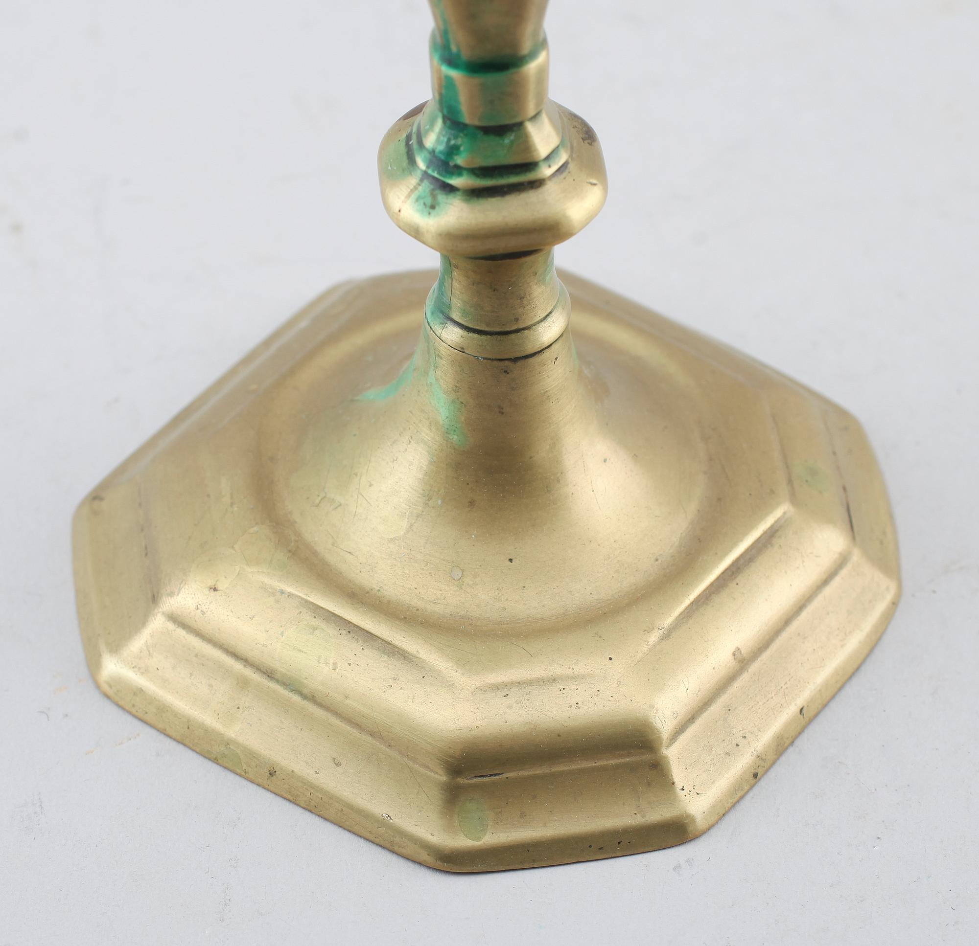 LJUSSTAKE, mässing, senbarock, 1700-tal.