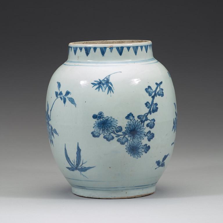 URNA, porslin. Transition, 1600-tal.
