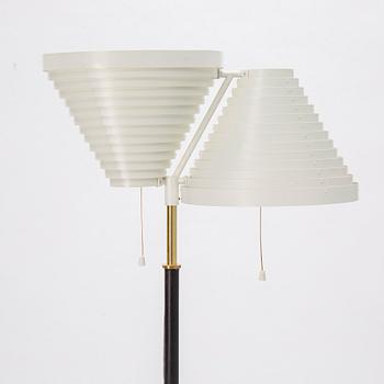 Alvar Aalto, golvlampa, modell A810, Artek, Finland.