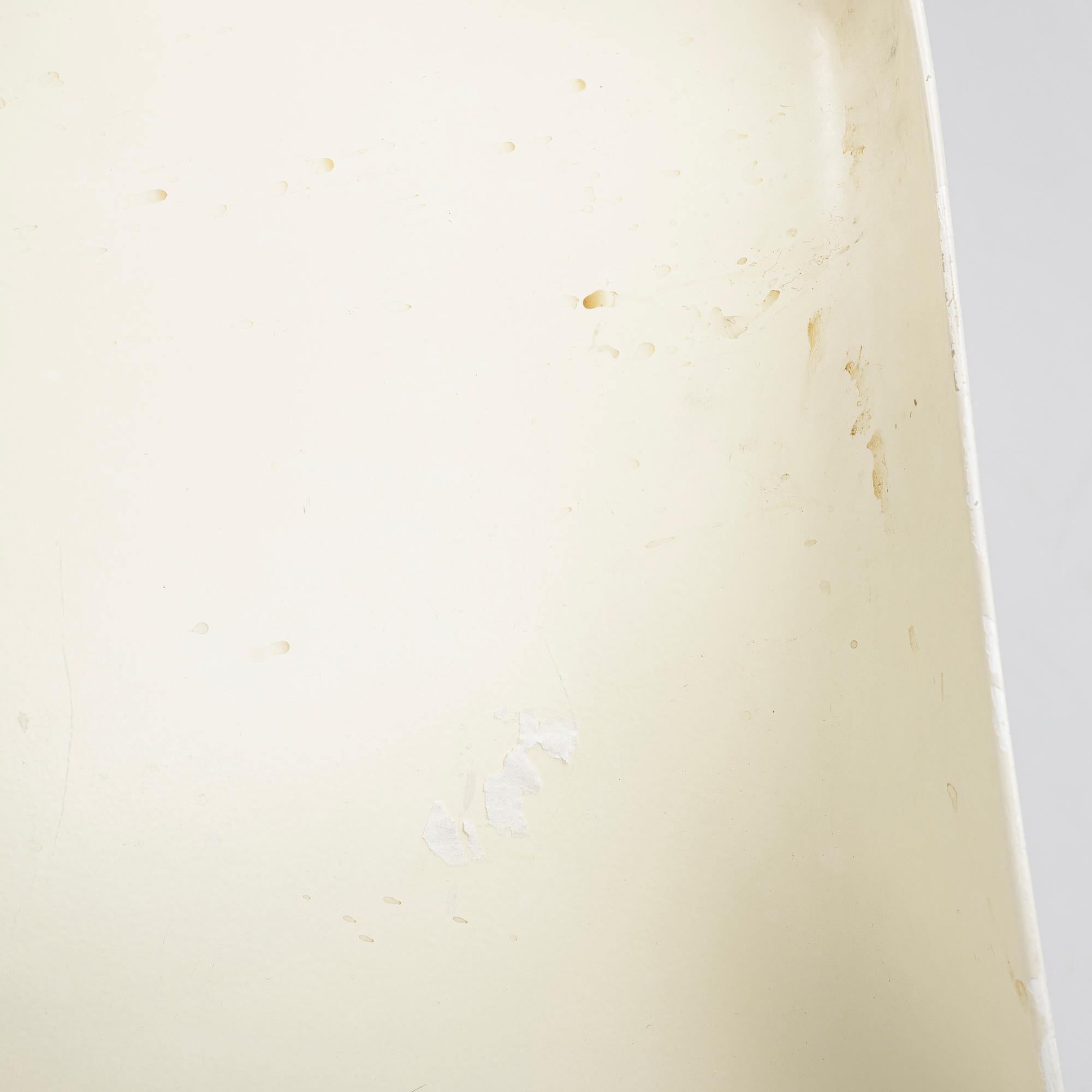 Eero Saarinen, A 'Tulip' armchair.