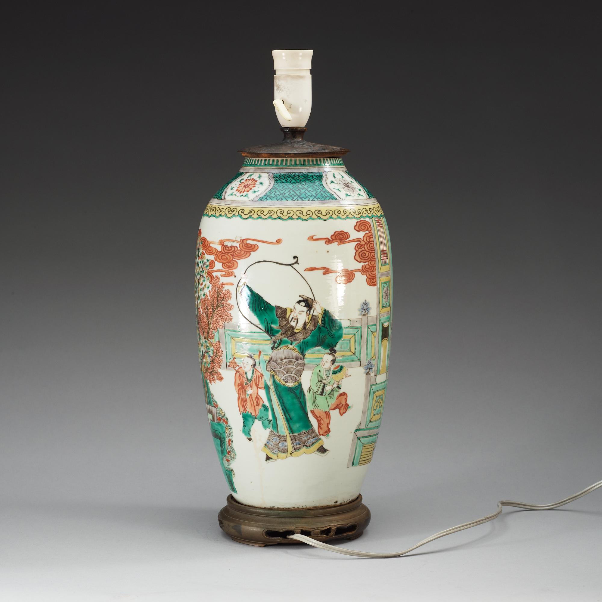 A famille verte vase Qing dynasty, 19th Century.
