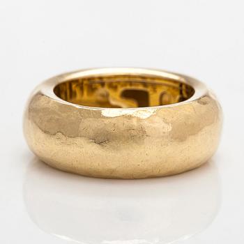 An 18K gold ring, Italy. Finnish import marks 1998.