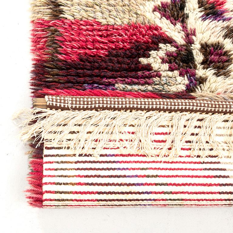 Rya carpet approximately 145x97 cm.