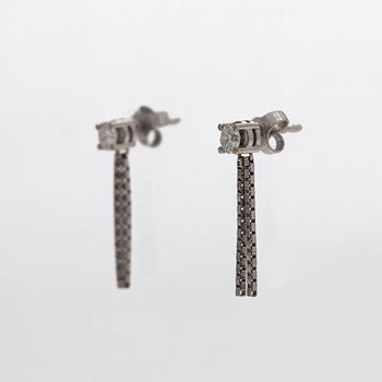 Necklace and earrings, brilliant cut diamonds, 18K white gold and gold. A. Tillander, Helsinki.