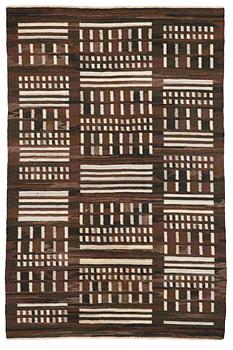 541. MATTA. "Audiens". Flat weave. Designed by Kerstin Åsling-Sundberg. 226 x 150,5 cm.