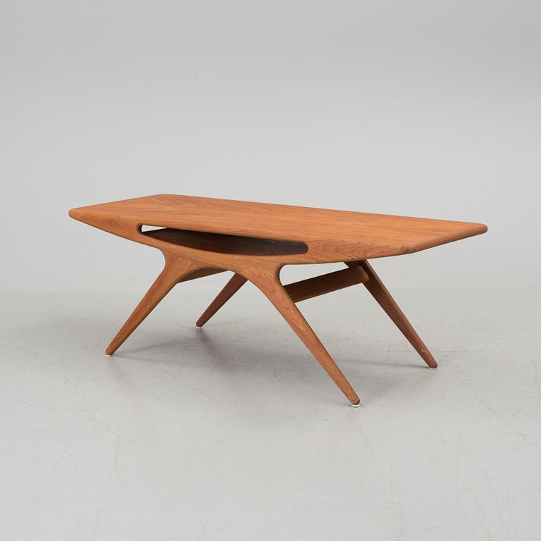 A Johannes Andersen "Smile" coffee table, 1950's.