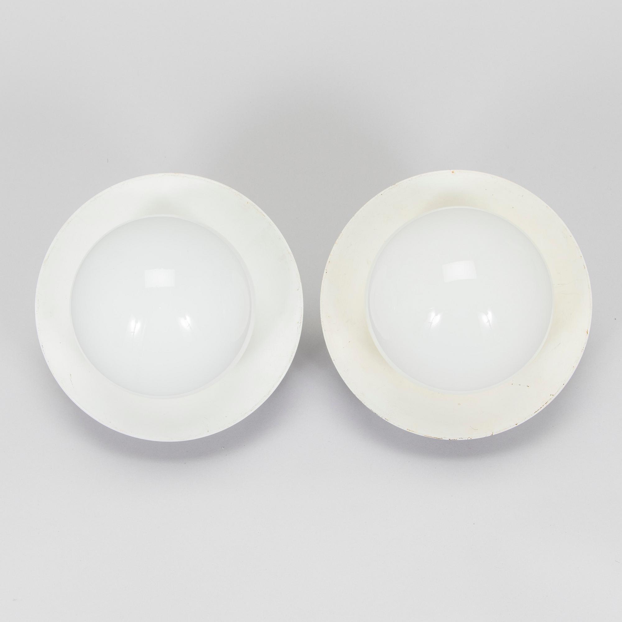 Paavo Tynell, a pair of 1930s wall light, model 2602 Taito, 1930s.