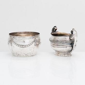 Hjalmar Fagerroos, skål och sockerskål, silver, Helsingfors 1908 och 1910.