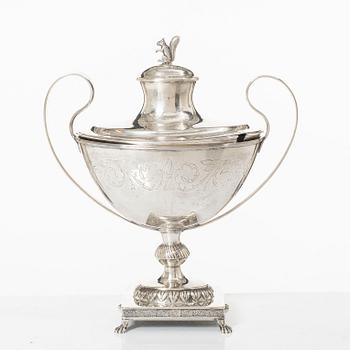 A Swedish silver sugarbowl with cover, marks of Lars Beckaman, Alingsås 1824.