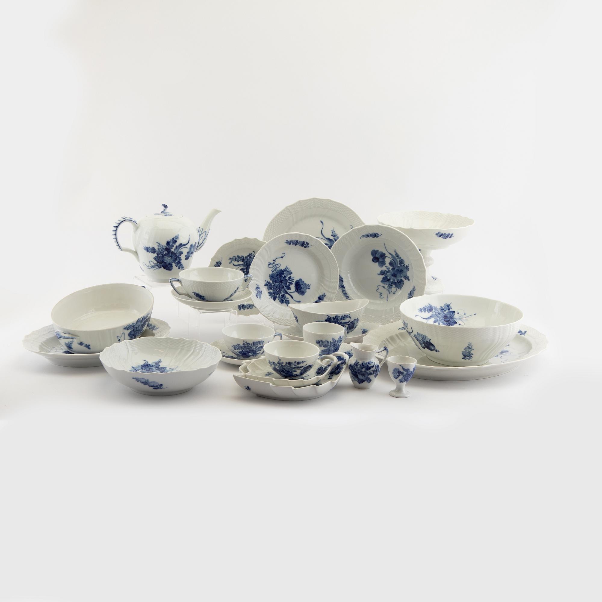 Service "Blue Flower" approx 96 pcs Royal Copenhagen Denmark 20th century porcelain.