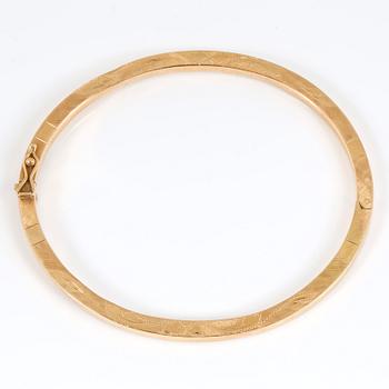 ARMBAND, 18 k guld. Vikt ca 8,76 g.