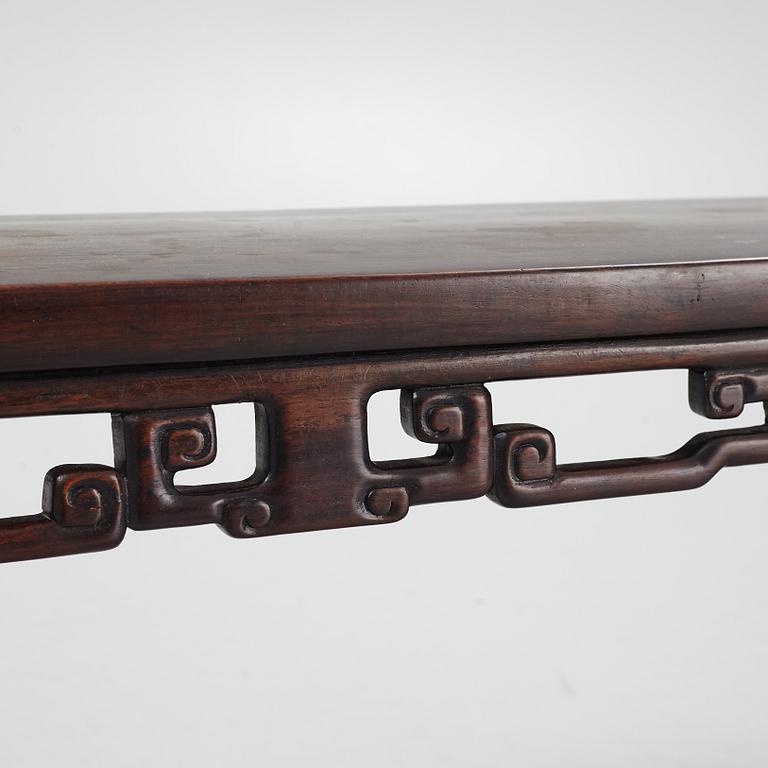 Bänk/low table, hongmu. Qingdynastin, 1800-tal.