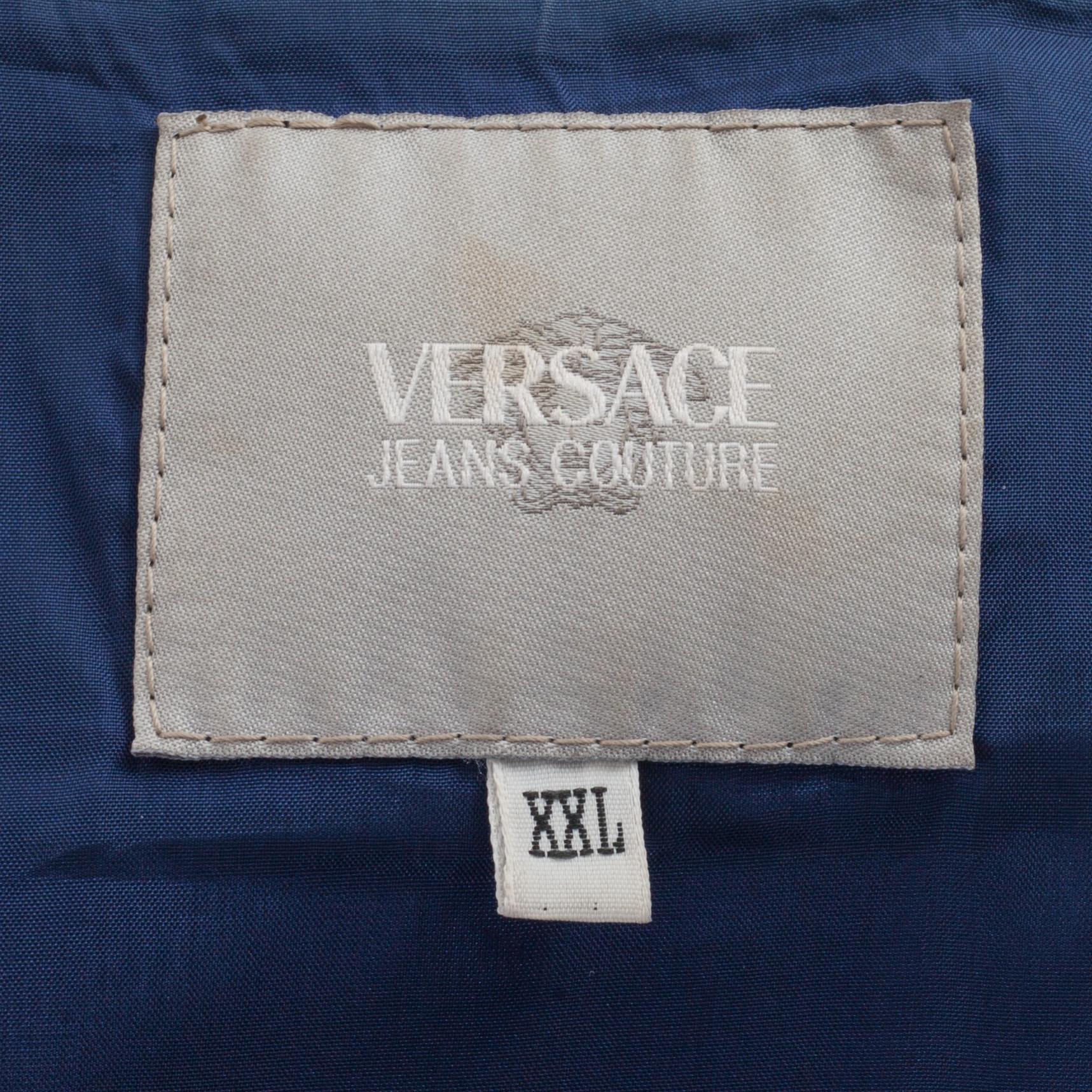 JACKA, Versace.