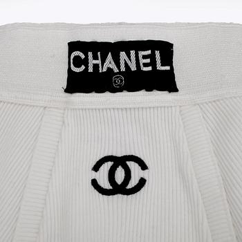 CHANEL, a pair of white cotton hotpants, limited edition 1992. Size 38.