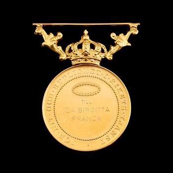 MEDALJ, 18 k guld, Gustaf V, 1949. Vikt ca 14 gram.