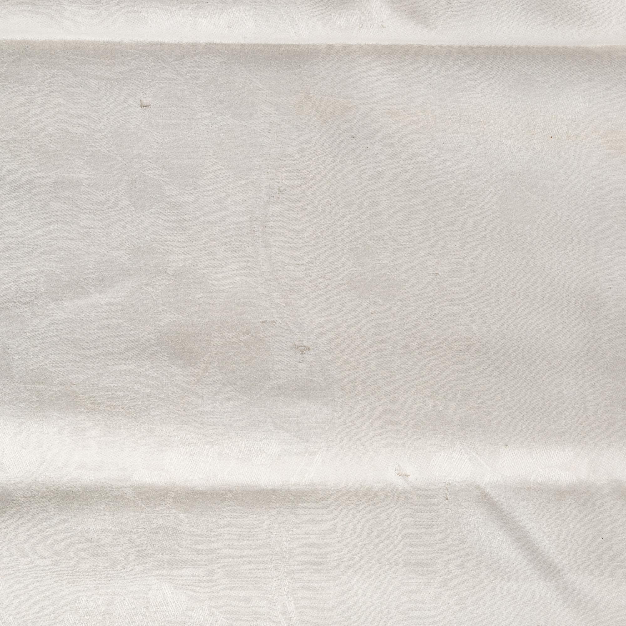 Five tablecloths, partly linen.
