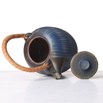 Berndt Friberg, a stoneware teapot and a bowl, Gustavsberg studio, Sweden 1960.
