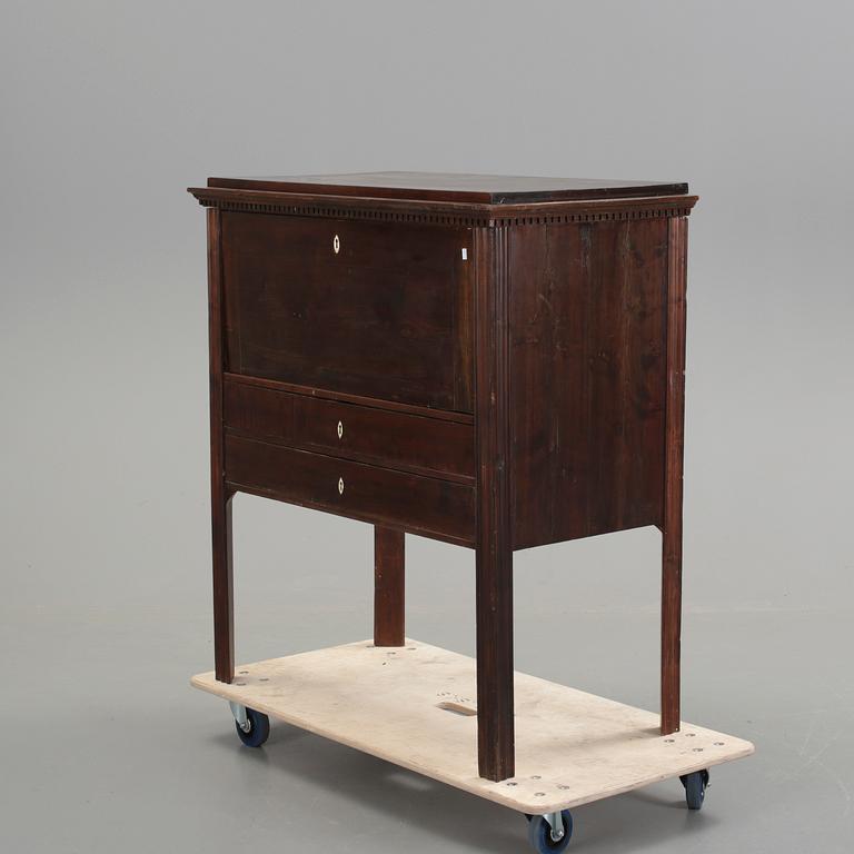 SEKRETÄR, mahogny. Sengustaviansk, 1800-talets första hälft.