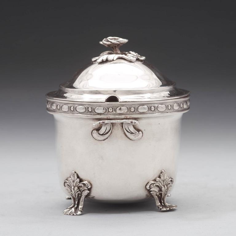 A Swedish 18th century silver sugar bowl and cover, mark of Johan Schröder, Landskrona 1785.