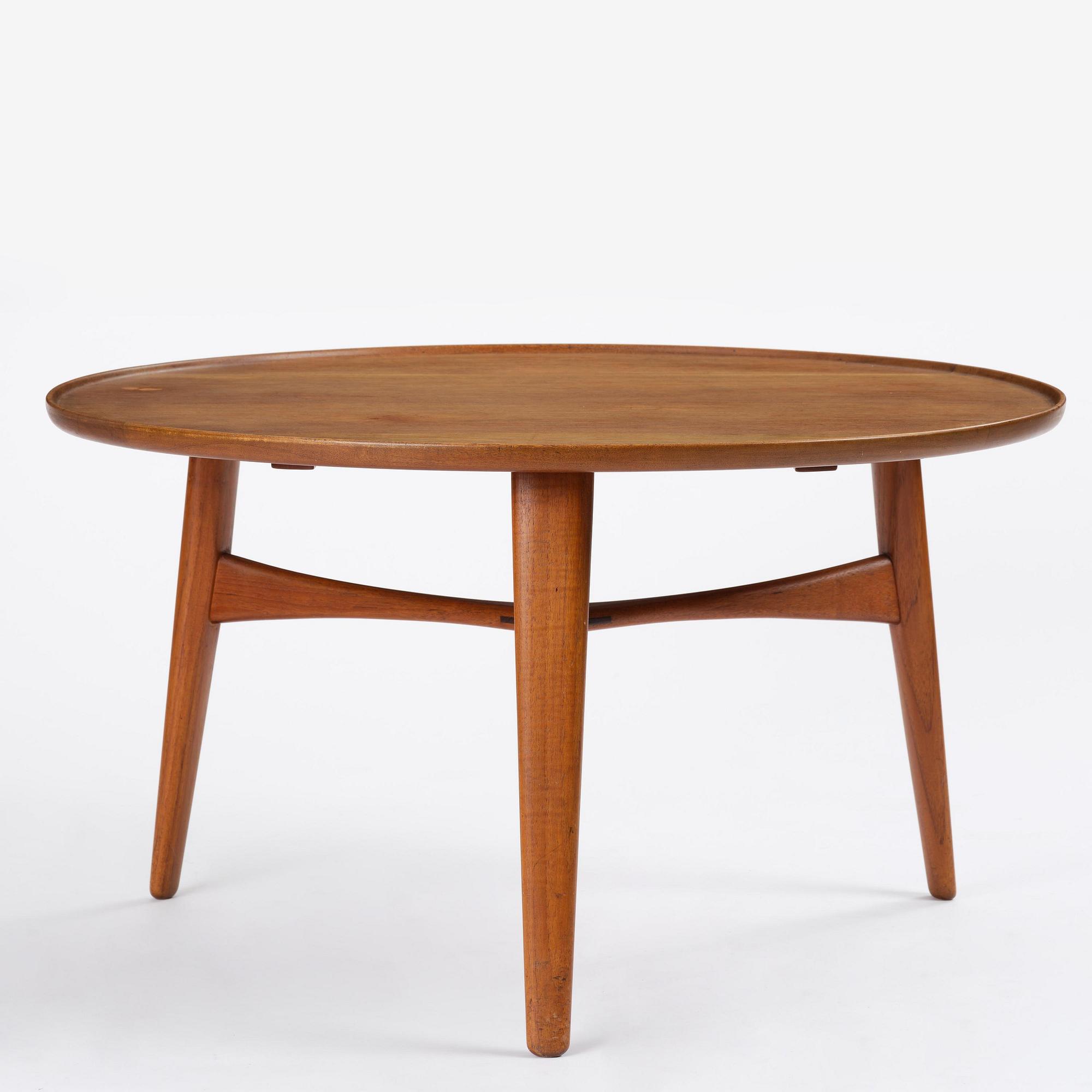 Ejner Larsen & Aksel Bender Madsen, a circular teak table model "1804", cabinetmaker Willy Beck, Copenhagen, 1950s.