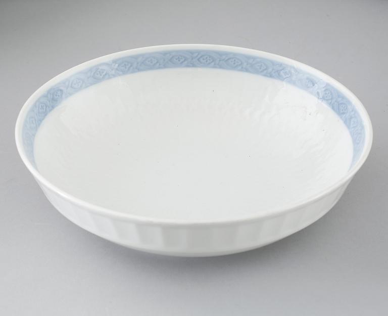 73 porcelian serving pieces, "Blå Vifte", Royal Copenhagen, from the second half of the 20th century.