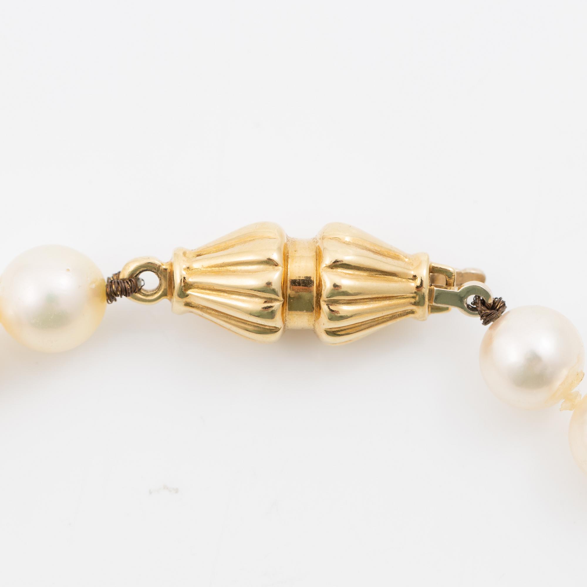 Pärlcollier, odlade pärlor, lås i 18K guld.