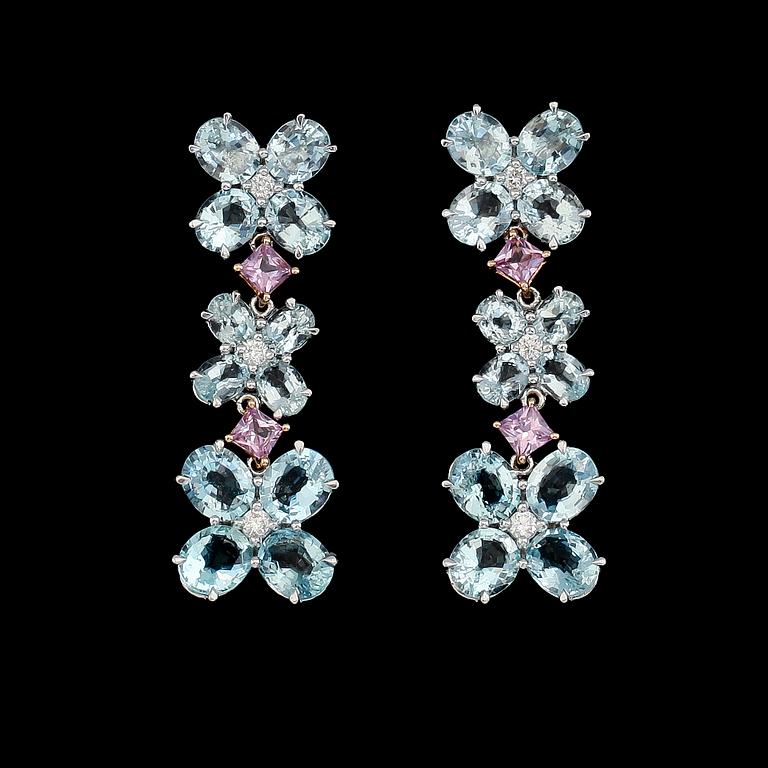 ÖRHÄNGEN, 1 par, 18K vitguld, diamanter tot ca 0.14 ct, rosa safirer tot ca 0.64 ct, akvamariner tot ca 7.05 ct.
