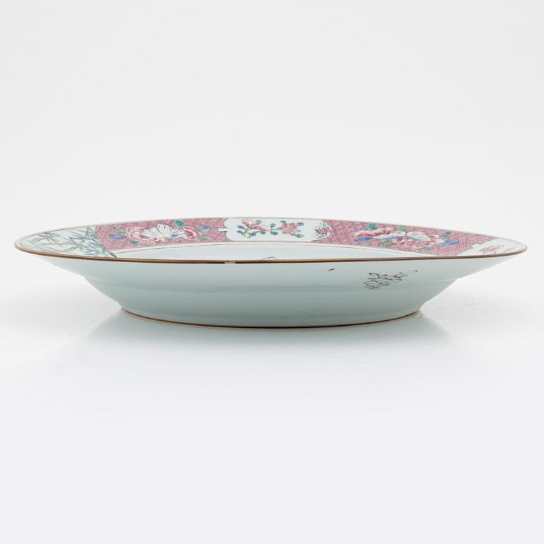 A famille rose dish, Qing dynasty, Qianlong (1736-95).