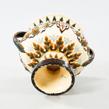 A majolica garden flower urn by Rörstrand, around the year 1900.