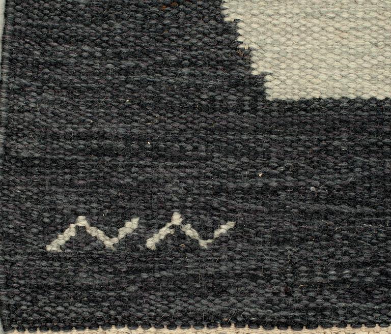 MATTA, rölakan, monogramsignerad NN? 1900-talets andra hälft. Ca 231 x 166 cm.